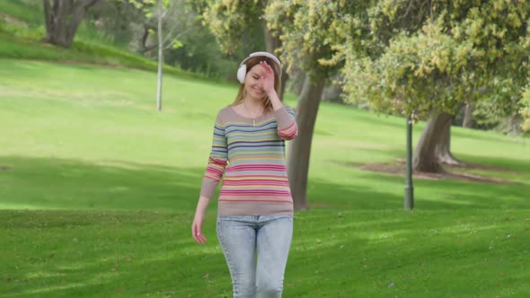 People in Nature Lifestyle and Joy alt