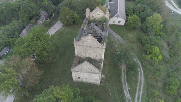 Aerial view of a destroyed building alt