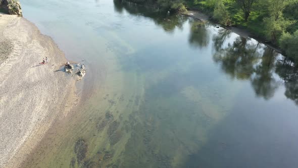 Relaxing During The Hot Spring Weekend alt