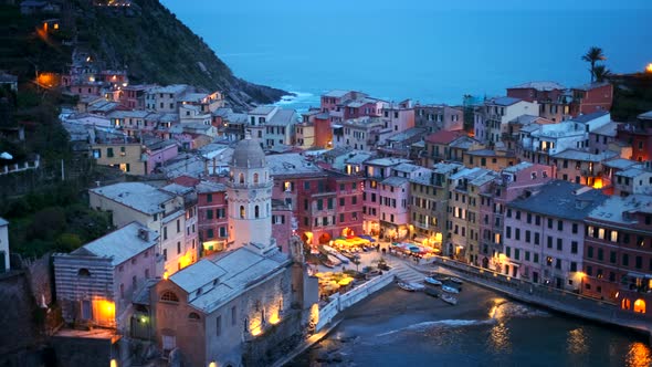 Vernazza Village, Cinque Terre, Liguria, Italy alt