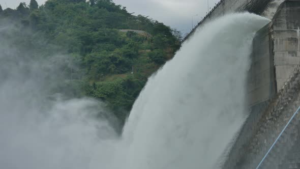 Water Release From Barrage alt