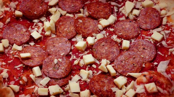 Uncooked Pizza Rotating alt