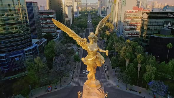 AEREAL SHOT OF The Angel of Independence, Mexico City alt