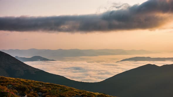 Timelapse. Dynamic Sky in Mountain During Dawn alt