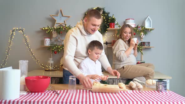 Happy Family Together Prepares Traditional Dishes From the Dough for New Year alt