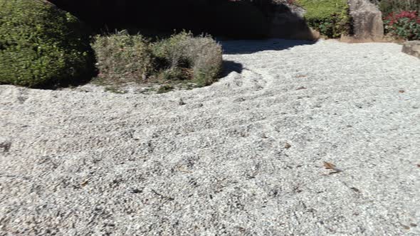 White pebble circular patterns, Ju Raku En Japanese Garden, Toowoomba, Australia alt