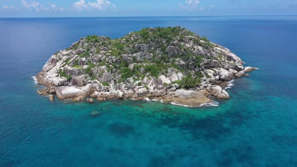 Aerial view of Iles Aux Vaches, Seychelles. alt