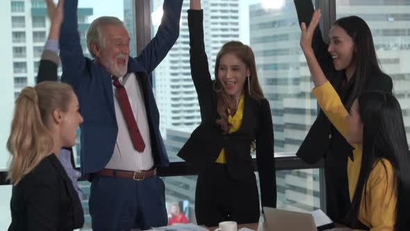 Happy Business People Celebrate Victory of Success alt