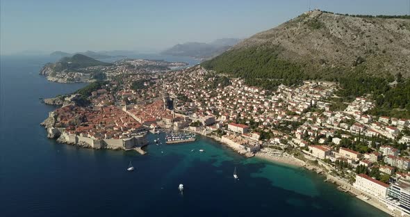 Incredible view of Dubrovnik Old Town with aerial footage on a sunny day alt