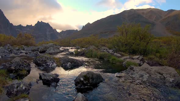 Grizzly Lake in Tombstone Territorial Park Yukon Canada alt