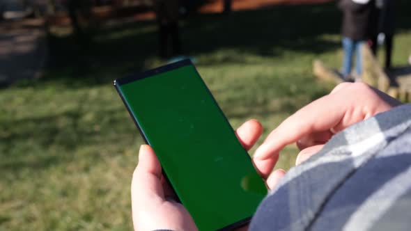 Phone Green Screen alt