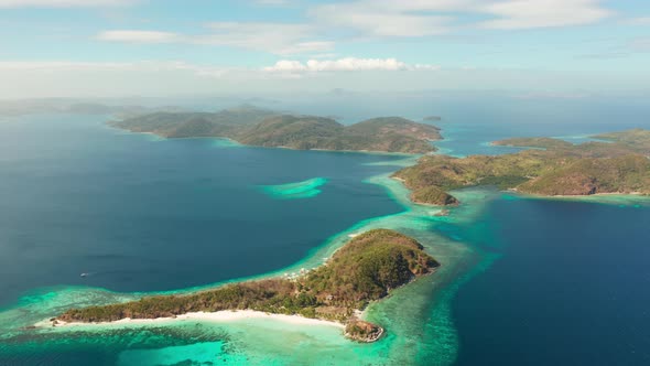 Tropical Island with Sandy Beach Philippines Palawan alt