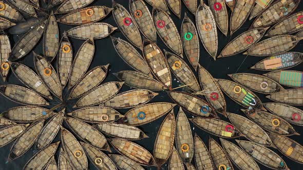 Aerial view of Wooden fishing boats along the Buriganga, Dhaka, Bangladesh. alt