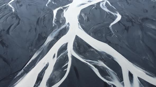 Aerial View of Patterns of Icelandic Rivers Flowing Into the Ocean Unusual Beautiful Landscape alt