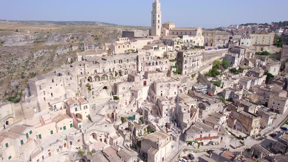 4K Aerial of Sassi di Matera, Basilicata, South of Italy. alt