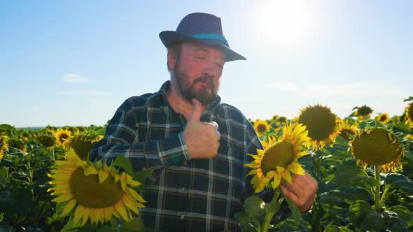 Elderly Satisfied Man Looking at Camera with Thumbs Up alt