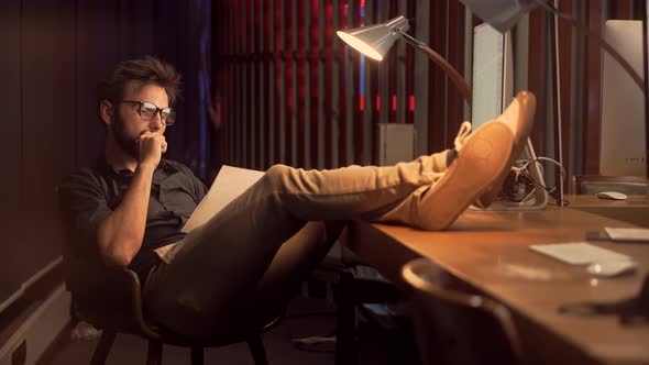 Software Online Network Developer.Senior Coder Programming.Software Developer Design Internet App alt