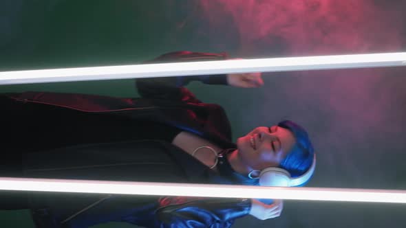 Playlist Joy Techno Music Woman Earphones Neon Led alt