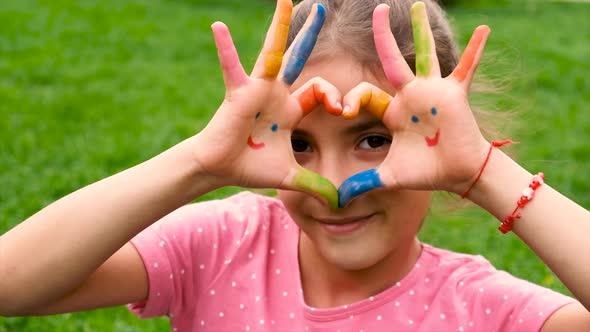 Child Hands Park Drawing Paint alt