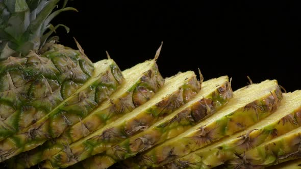 Fresh Pineapple in Slices alt