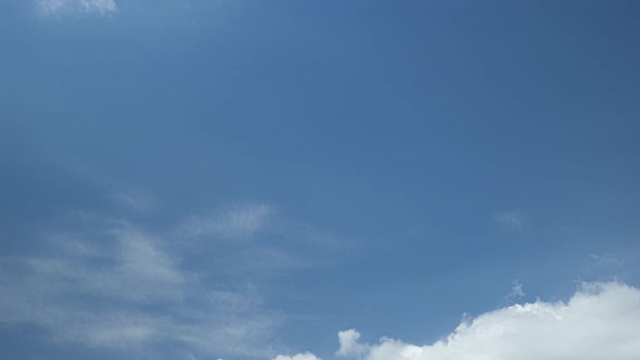 4K Sky Time lapse, Beautiful background, Sky Timelapse of skyscrapers. alt