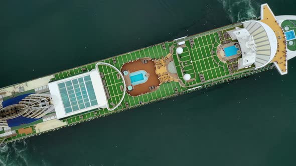 Cruise Ship, Cruise Liners On Sognefjord or Sognefjorden, Norway alt