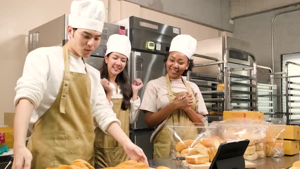 Three young bakery startups live streaming, pastry sales online promotion.