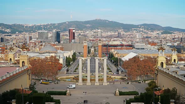 Morning in Barcelona Plaza De Espana Time Lapse. alt