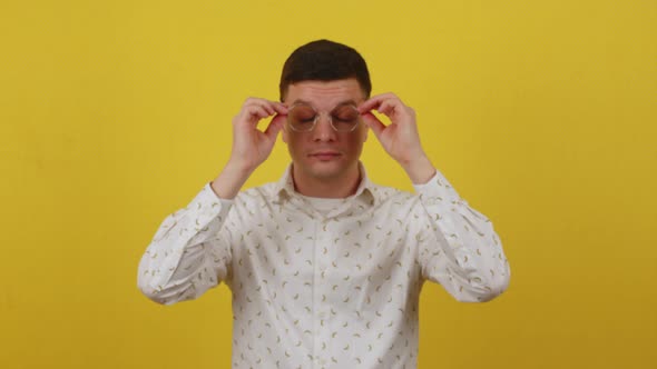 The Young Guy Puts on Glasses and Begins to See Well alt