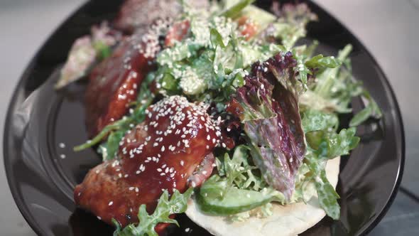 Warm salad with veal. Tasty and nutritious food alt