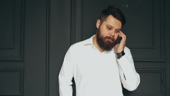 Businessman with Phone alt