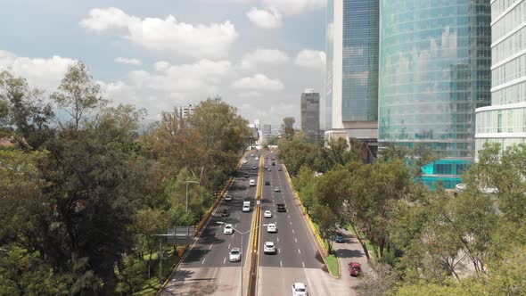 Aerial view of the traffic in Rio Churubusco at southern CDMX. Drone hovering alt