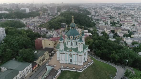 Panorama of the historical district of Kyiv - Podil and St. Andrew's Church alt