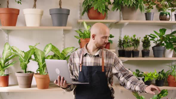 Caucasian Entrepreneur Man in the Floral Store alt