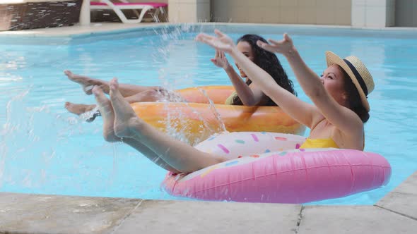 Recreation and Entertainment on Water Successful Holiday Hotel Booking alt