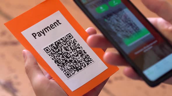QR Code Payment in the Restaurant alt