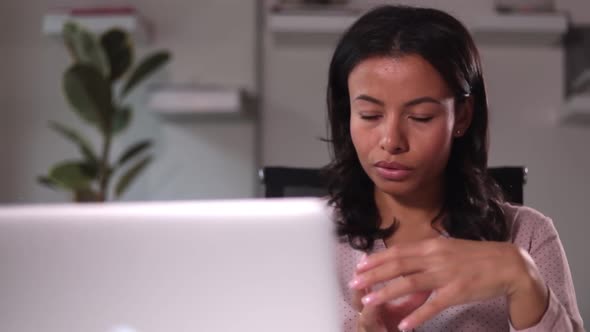 Woman Explain Business Project at Video Call Spbi alt