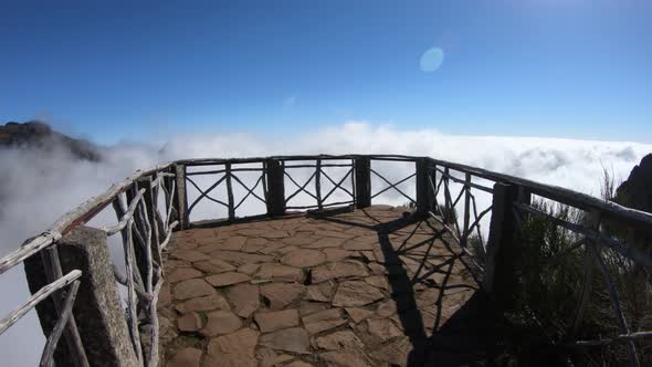 Viewpoint over the clouds on Pico do Arieiro mountain, Madeira, Portugal alt