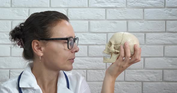 Diagnostic of the Skull alt