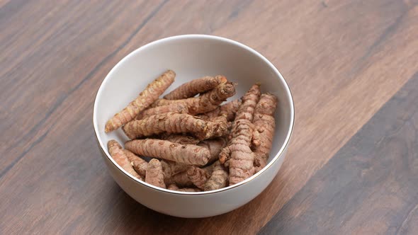 Turmelic Roots 16 alt