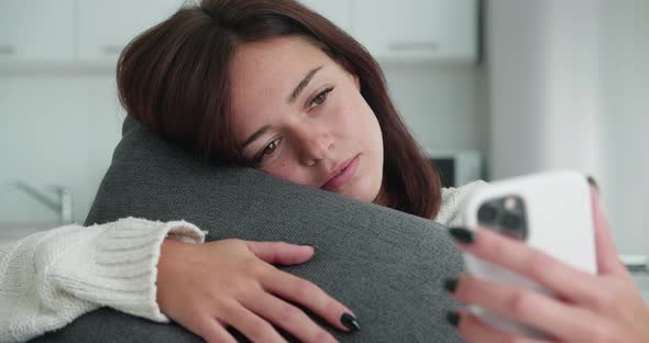 Bad News on Smartphone alt