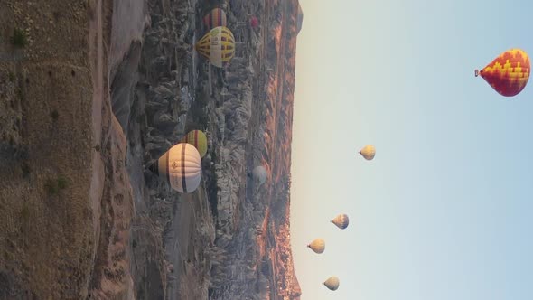 Balloons in Cappadocia Vertical Video Slow Motion alt