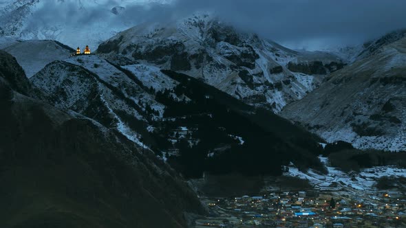 Stepantsminda Gergeti Georgia alt