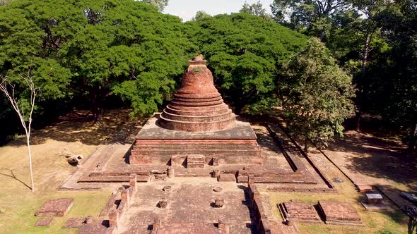 Old Phichit Pagoda, Original From Ancient Times