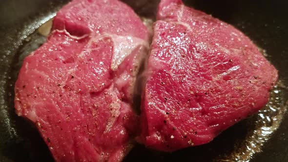 Steak Cooking in a Pan alt