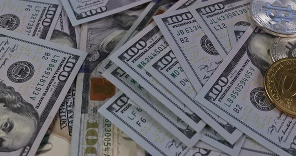 Hundred Dollar Bills Pile alt