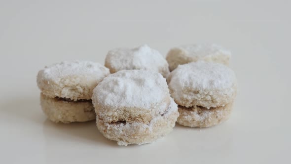 Slow tilt on holiday stuffed dessert with jam called little vanilla cookie  4K 2160p 30fps UltraHD f alt