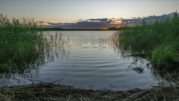 Timelapse  Sunset on the Lake alt