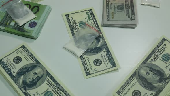 Money And Cocaine On The Table alt