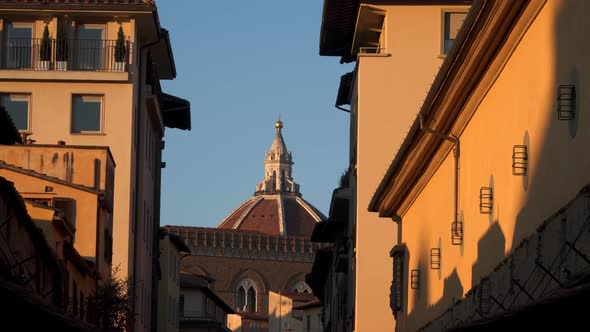 Dome of Cattedrale di Santa Maria del Fiore at Sunset alt